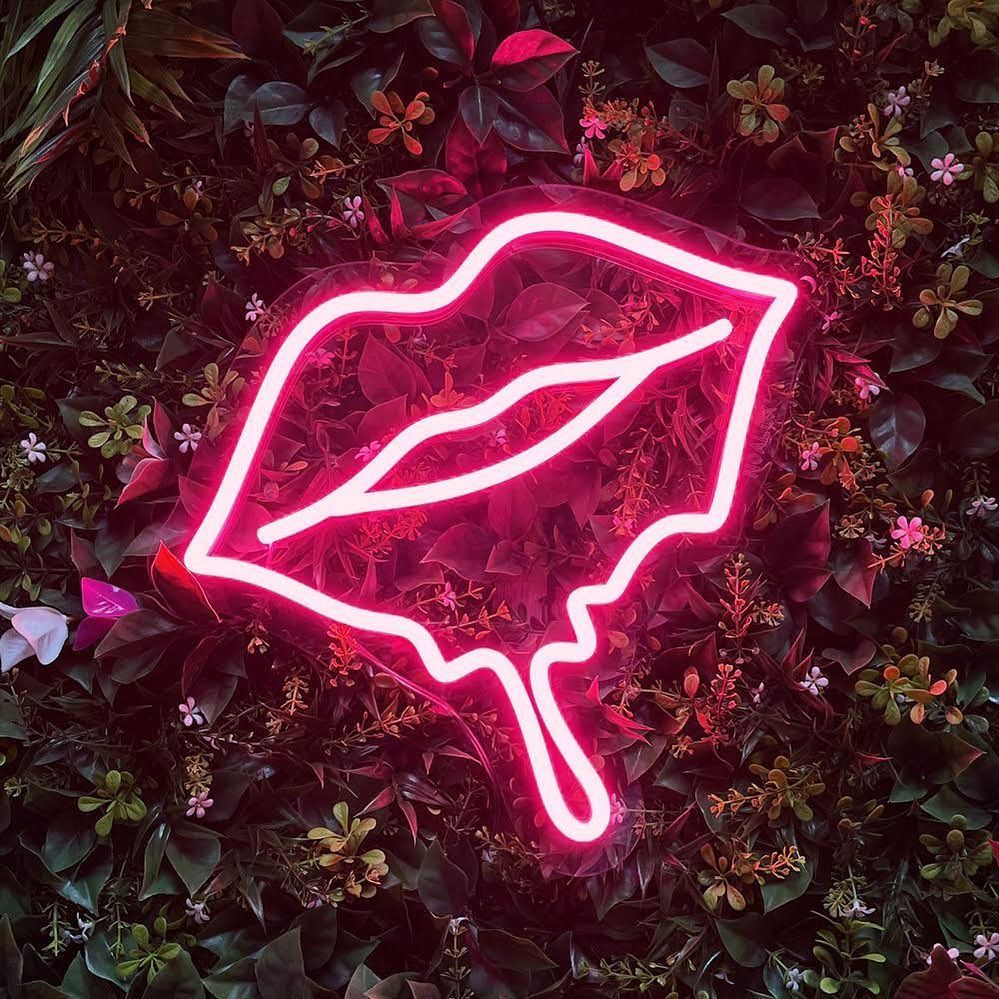 Dripping Lips Neon Signs, Neon Lights, LED Neon Signs for Room, Bars Light Up Signs, Cool Neon Light Signs, Neon Wall Lights