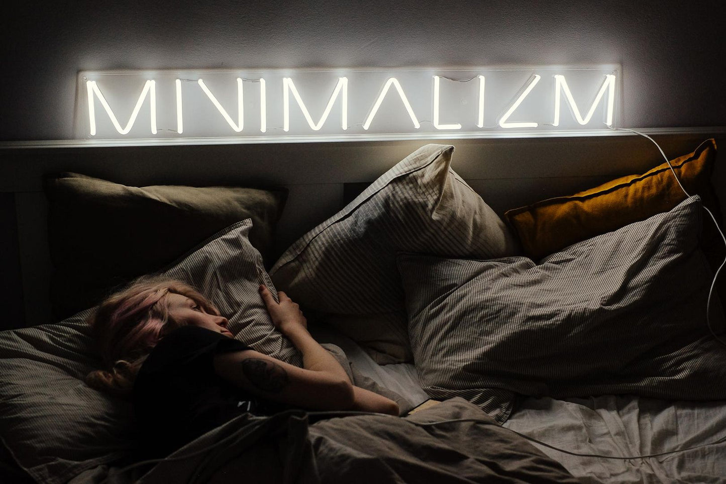 Minimalizm Polish Neon Sign