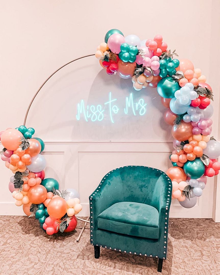 Miss to Mrs Neon Signs, Neon Lights, LED Neon Signs for Room, Bars Light Up Signs, Cool Neon Light Signs, Neon Wall Lights