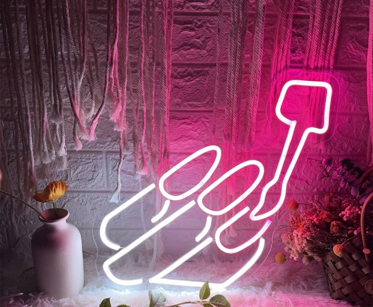 Painting Nails Neon Sign