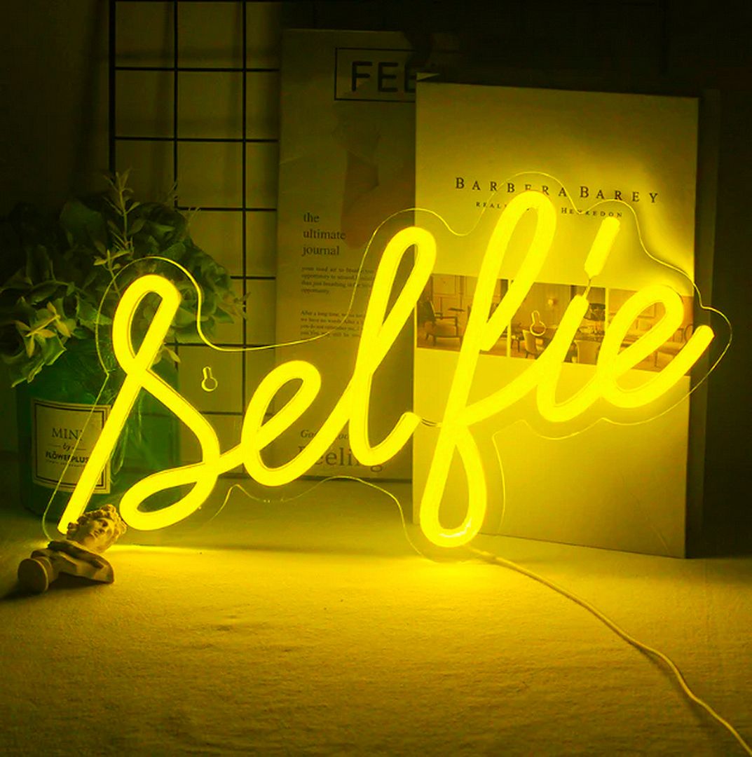 Selfie Neon Sign