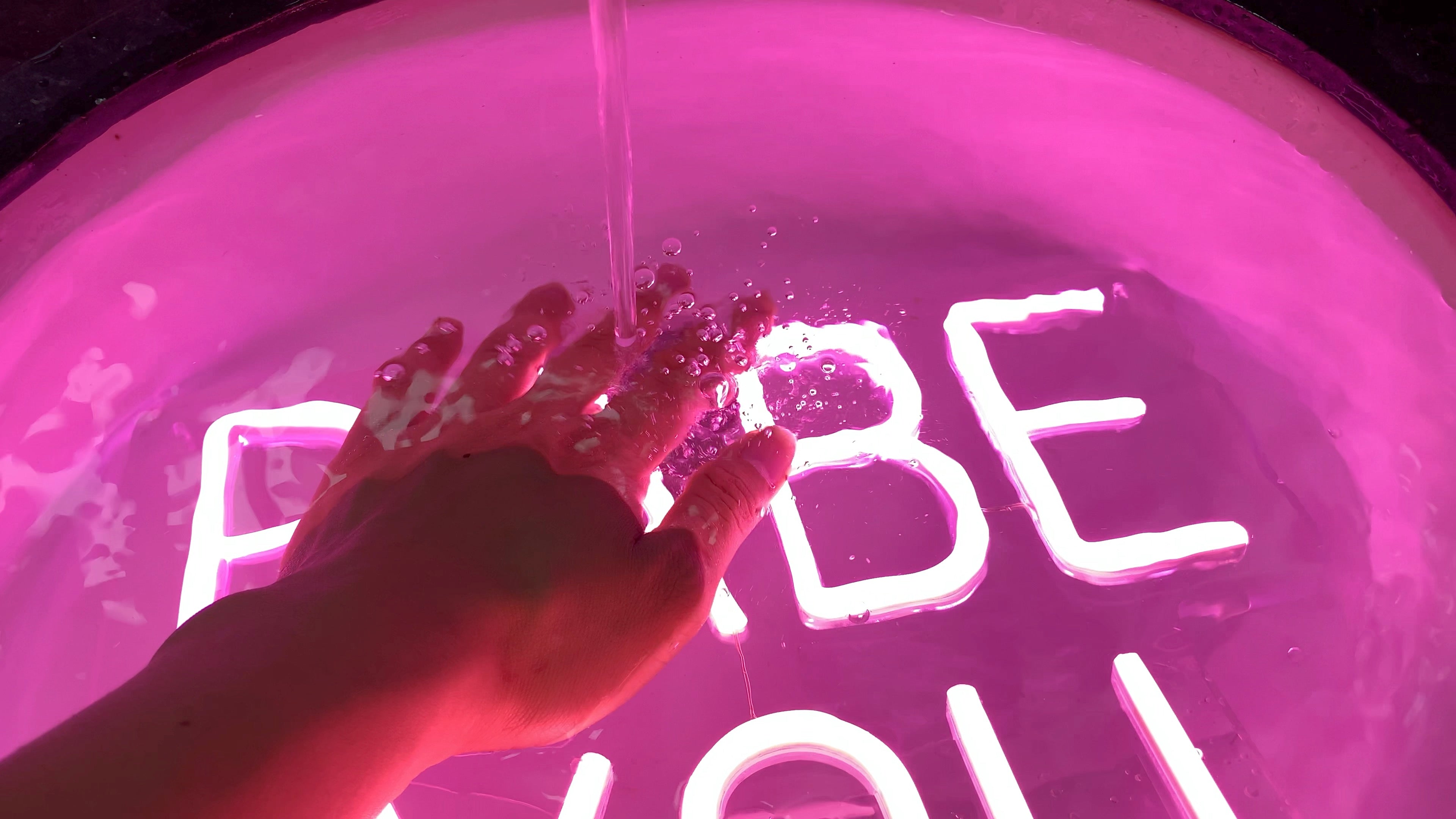 Can Neon Signs Be Waterproof and Used Outdoors?
