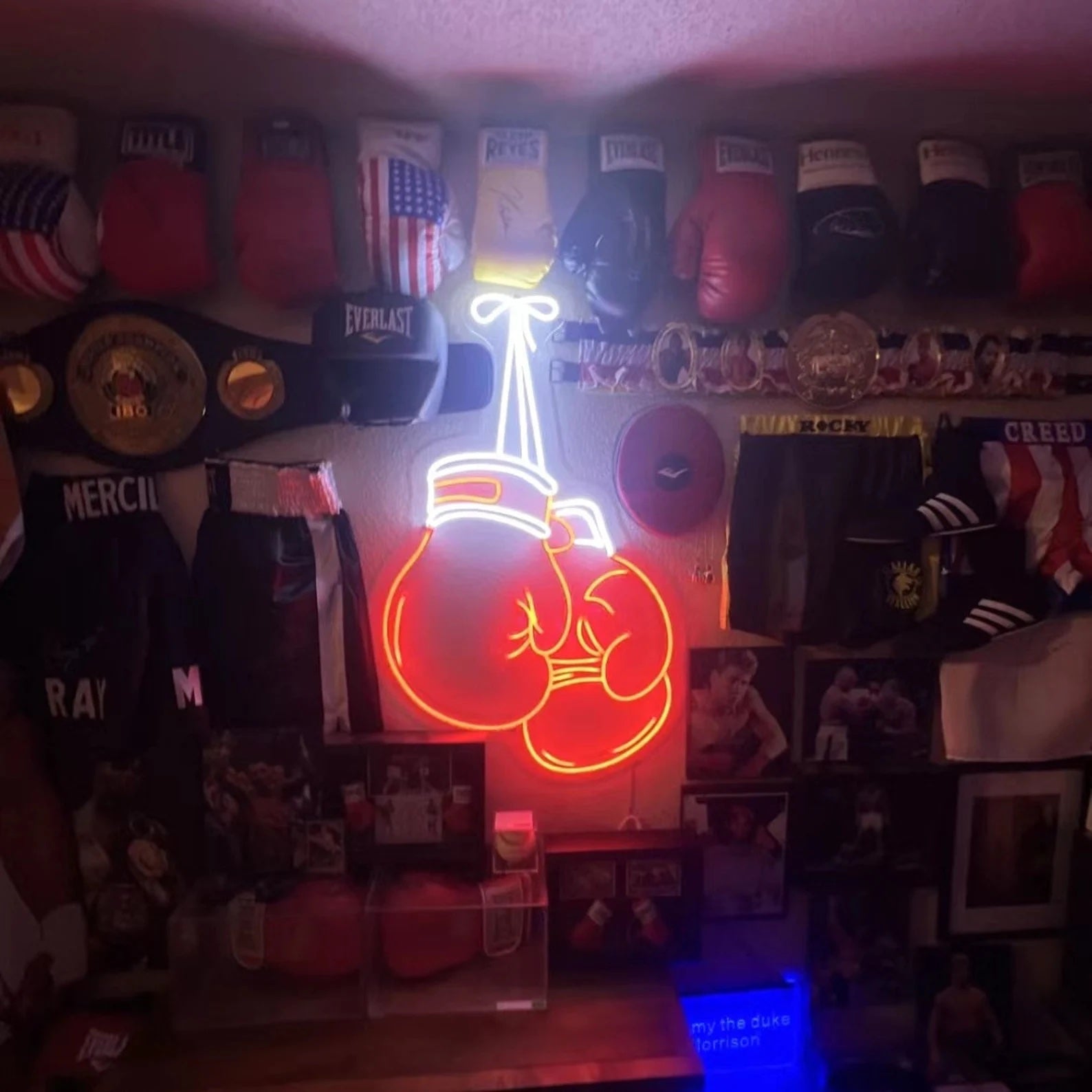 Boxing Gloves LED Neon Sign for Storefront, Light Up Business Decor – AOOS