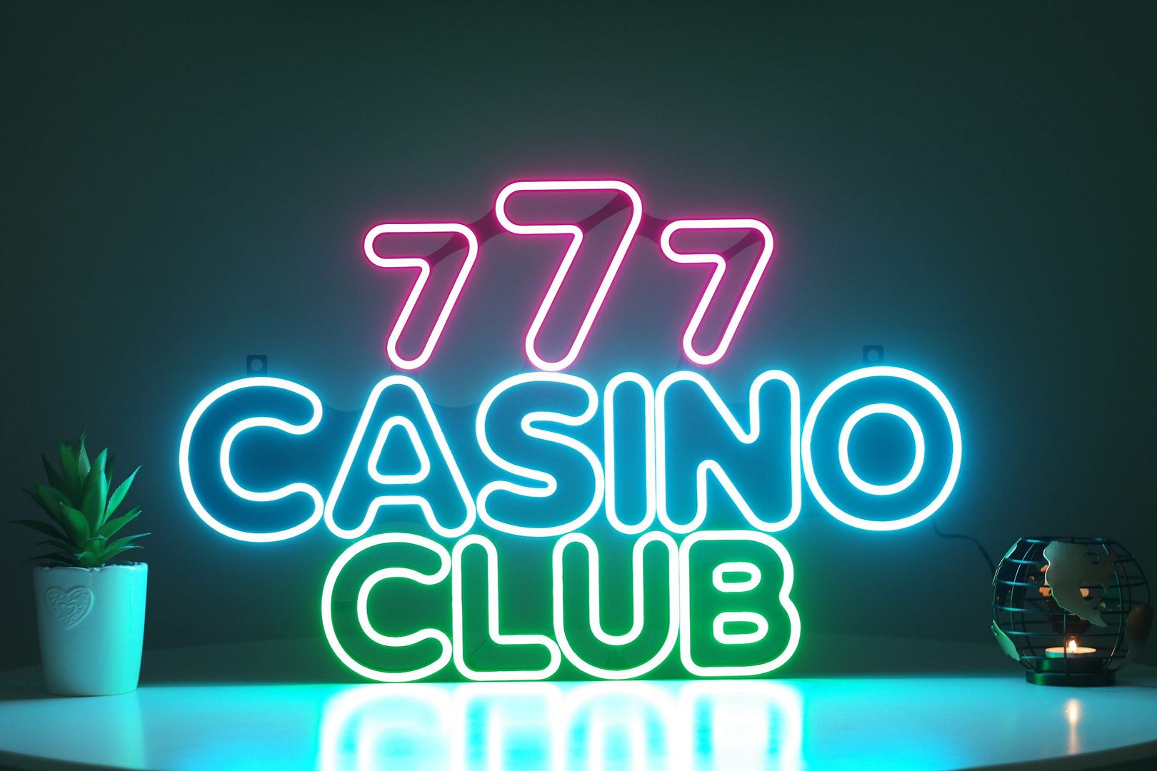 777 Casino Club Neon Sign