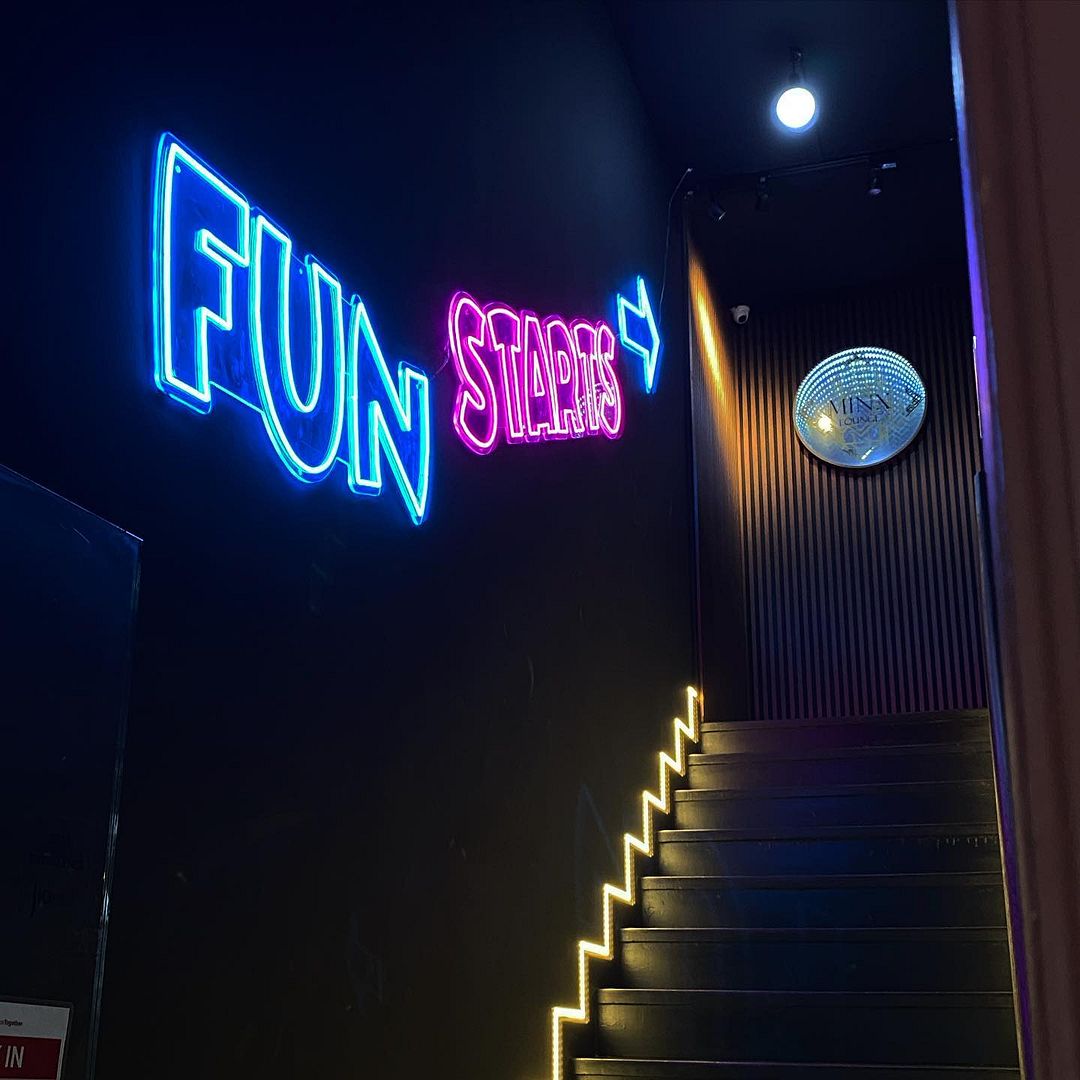 Ffun Starts Neon Sign