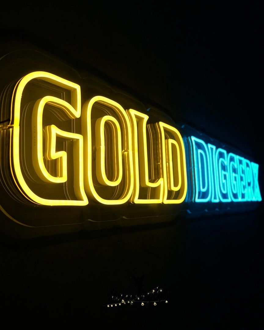 Gold Digger Neon Sign