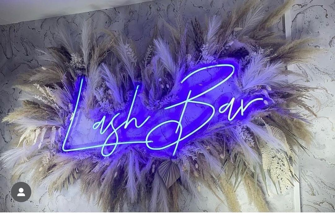 Lash Bar Neon Sign