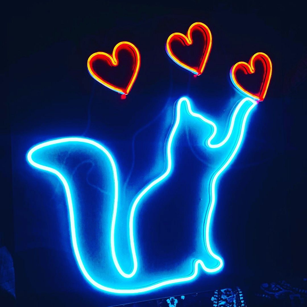 Love Cat Heart Neon Sign