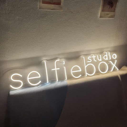 Selfiebox Studio Neon Sign
