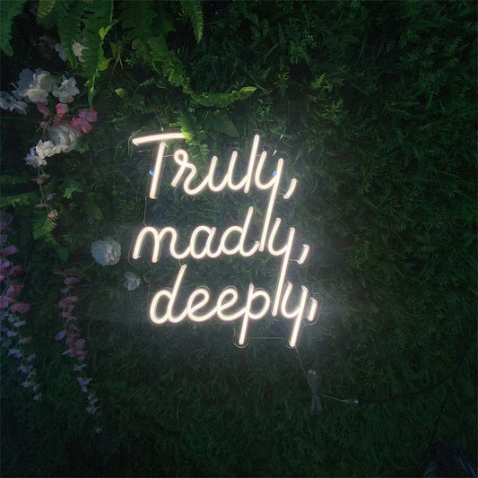 Truly Mady Deepy Neon Sign